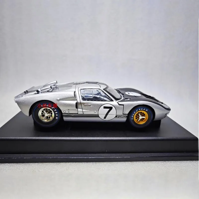 1966 Ford GT-40 MK II Diecast Model 1/18 Scale 2 1966 Ford GT-40 MK II Diecast Model 1/18 Scale - Image 2