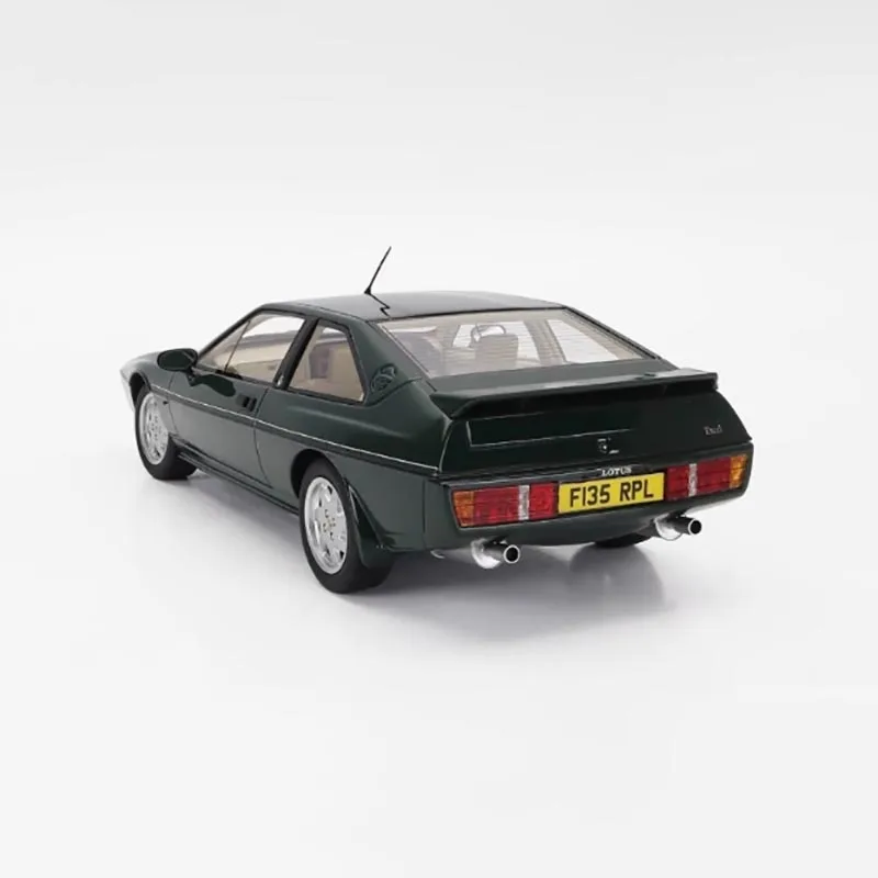 Cult 1/18 Excel SE 1988 Green Resin Collectible 4 Cult 1/18 Excel SE 1988 Green Resin Collectible - Image 4