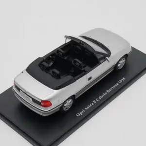 Opel Astra F Cabrio 1:24 Diecast Model 8 S5335b9db09d04bed9d1322cb8f0eff30M