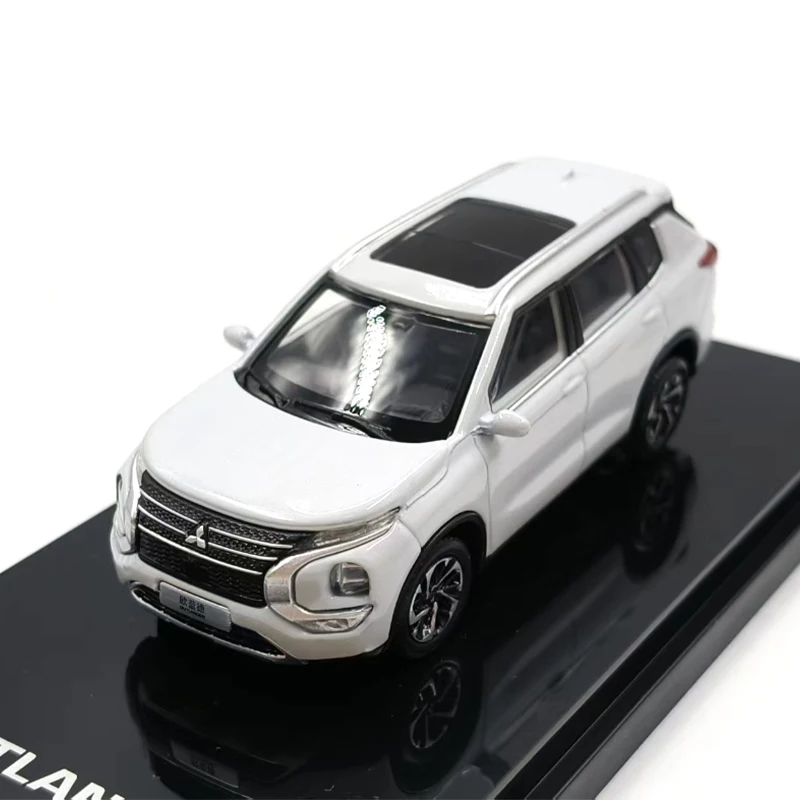 Outlander 2023 Diecast Model in Alloy, 1:64 Scale 5 Outlander 2023 Diecast Model in Alloy, 1:64 Scale - Image 5