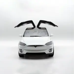 White 1:18 Scale Model X Die-Cast SUV 11 S539592737f0149e4b03ece1c2e126935d