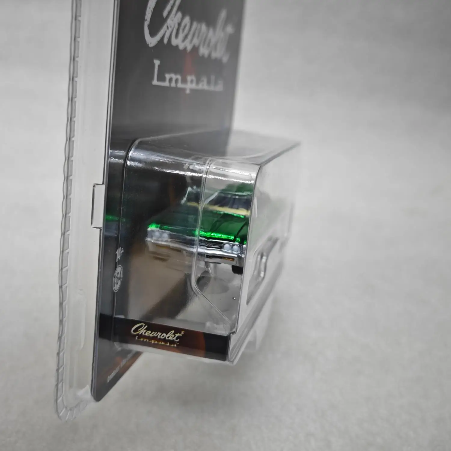 Green Light 1967 Chevrolet Impala Diecast Model 2 Green Light 1967 Chevrolet Impala Diecast Model - Image 2