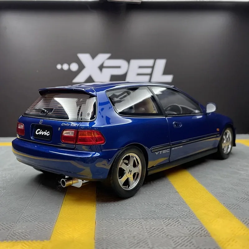 Blue Honda Civic EG6 1:18 Scale Die-Cast Model 3 Blue Honda Civic EG6 1:18 Scale Die-Cast Model - Image 3