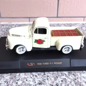 Vintage Ford F-1 1949 Model Collectible Miniature 8 S543e0b003b6b41cfa0e8487a5c7d3c73G