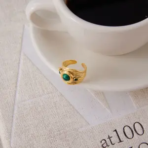 Vintage Gold Tone Stainless Steel Ring with Dark Green Gem 13 S54e913d3f9a04d4cbed96cdb31943a97H