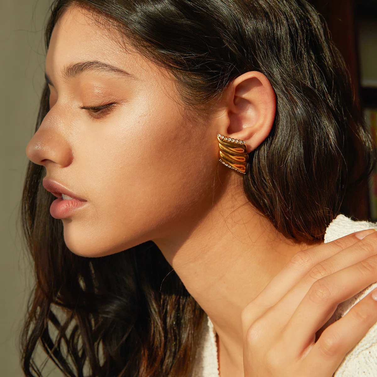 Vintage Gold Stainless Steel Feather Stud Earrings 2 Vintage Gold Stainless Steel Feather Stud Earrings - Image 2