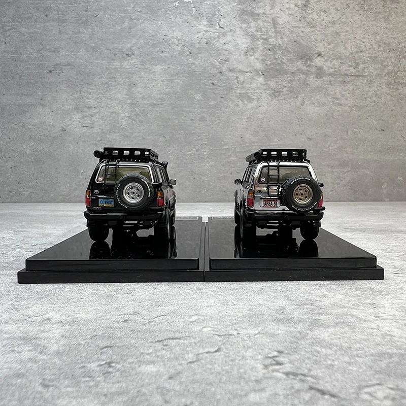 1:64 Land Cruiser LC80 Diecast Model SUV 4 1:64 Land Cruiser LC80 Diecast Model SUV - Image 4