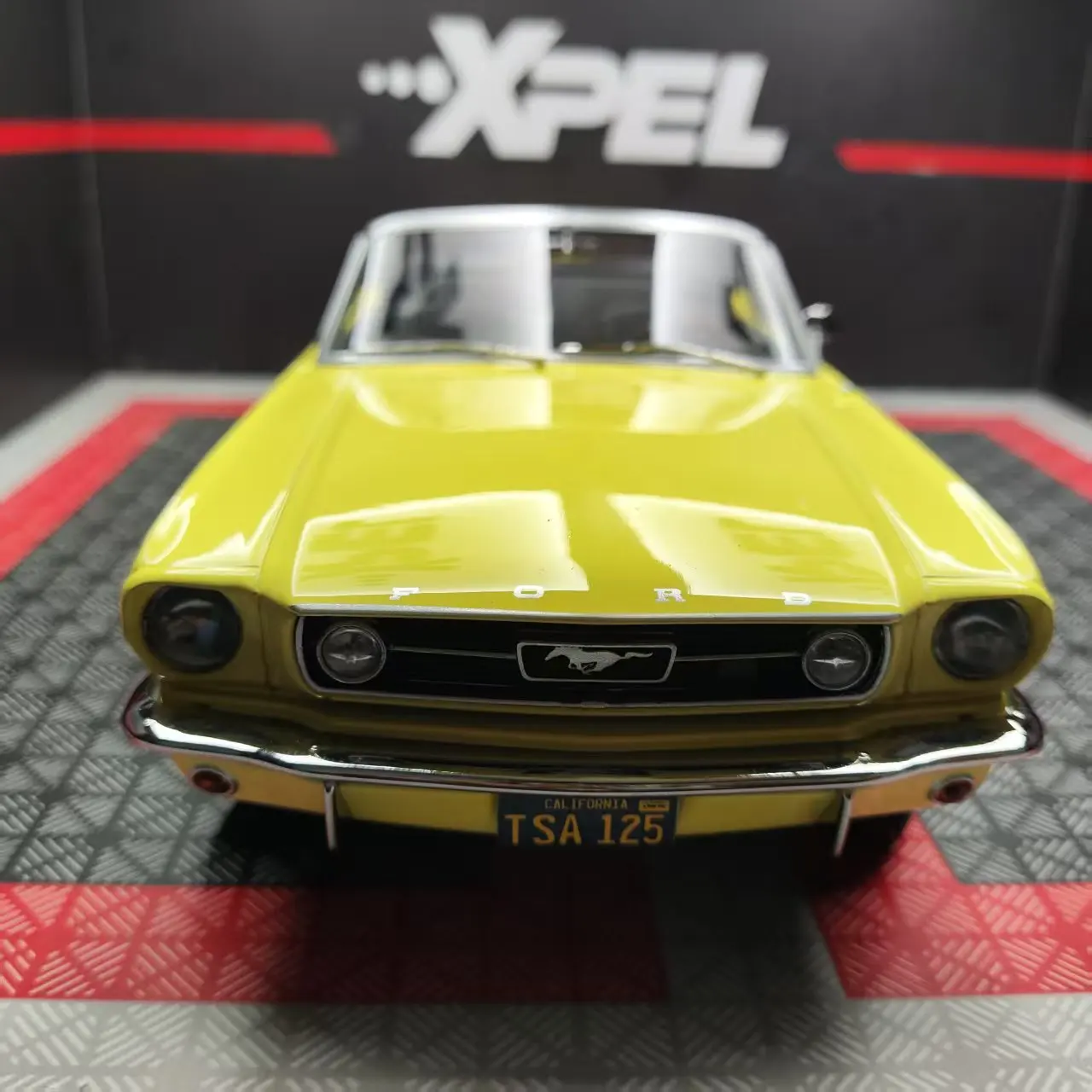 Vintage 1965-66 Ford Mustang 1:18 Die-Cast Model 4 Vintage 1965-66 Ford Mustang 1:18 Die-Cast Model - Image 4