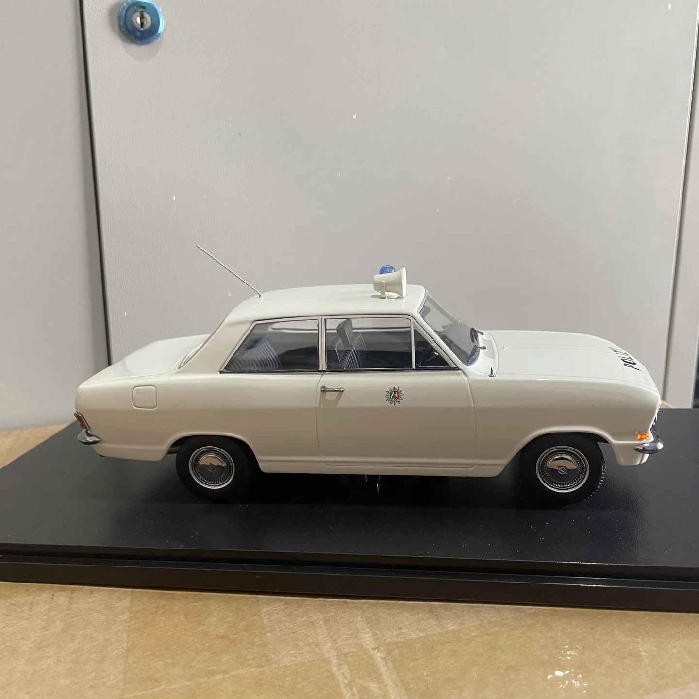 1:18 Opel Kadett B 1972 Police Model 2 1:18 Opel Kadett B 1972 Police Model - Image 2