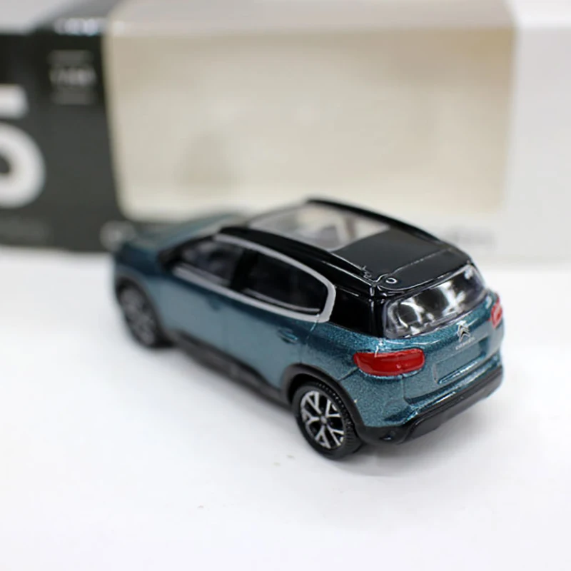 1:64 Scale Diecast Citroen C5 Model for Collectors 3 1:64 Scale Diecast Citroen C5 Model for Collectors - Image 3