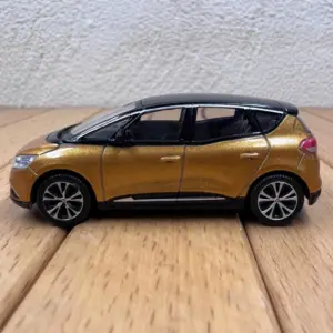 Gold Renault Scenic 1/64 Diecast Model 8 S585e0df8008345b1a0f0cc5458be5014p
