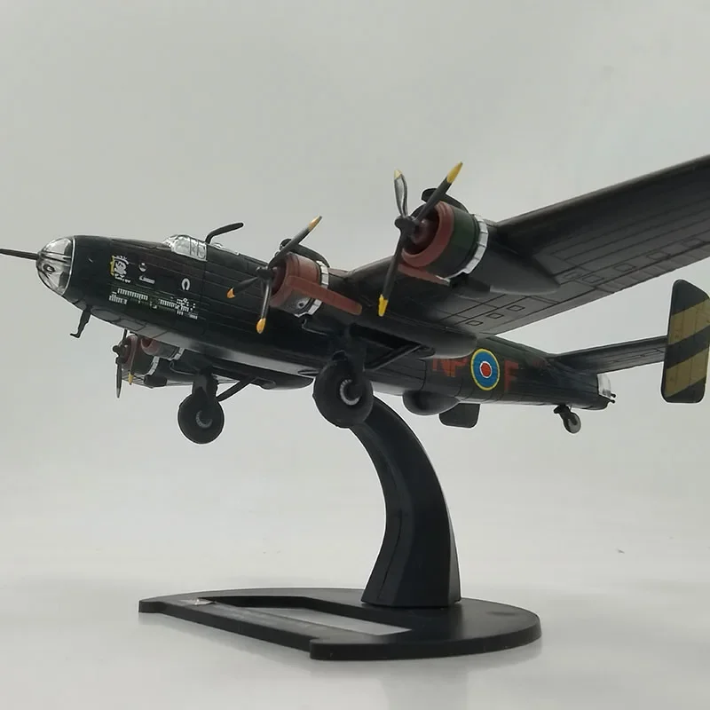 UK Halifax MK III 1/144 Scale Diecast Model 2 UK Halifax MK III 1/144 Scale Diecast Model - Image 2