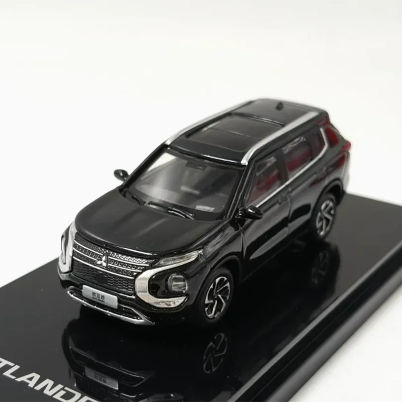 2023 Mitsubishi Outlander Diecast Model 1:64 Scale 6 2023 Mitsubishi Outlander Diecast Model 1:64 Scale - Image 6