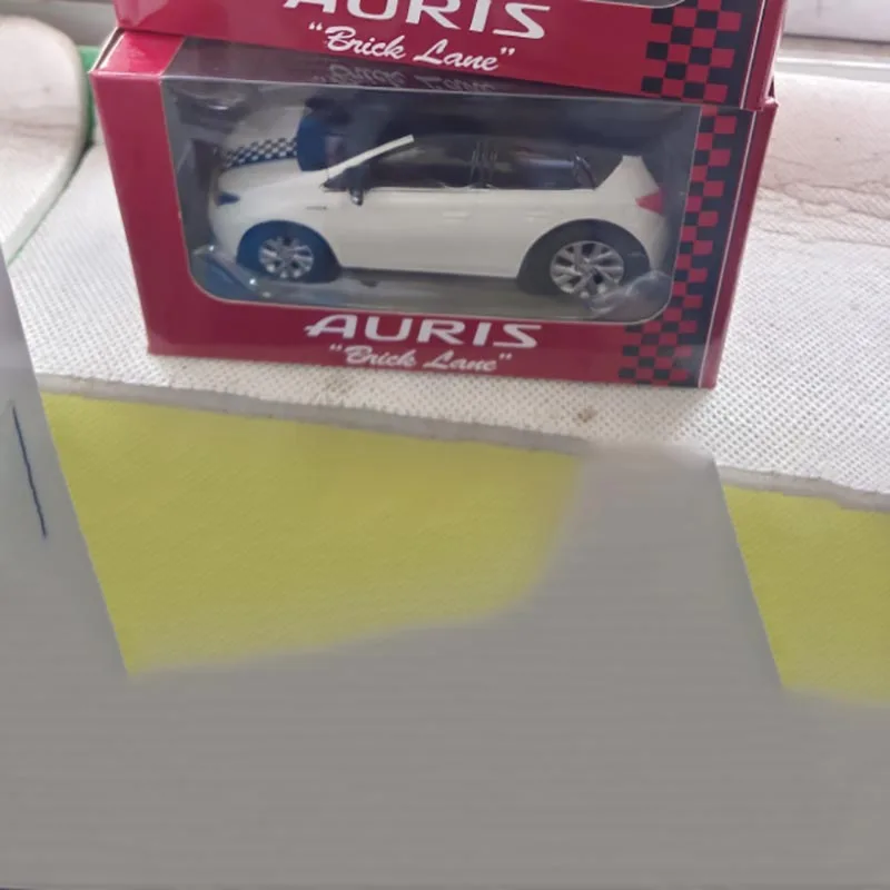 1/30 Scale Diecast Car Collectible Set 6 1/30 Scale Diecast Car Collectible Set - Image 6