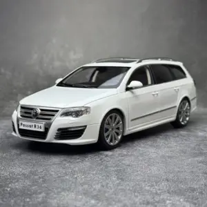Volkswagen Passat R36 Wagon 1:18 Die-Cast Model
