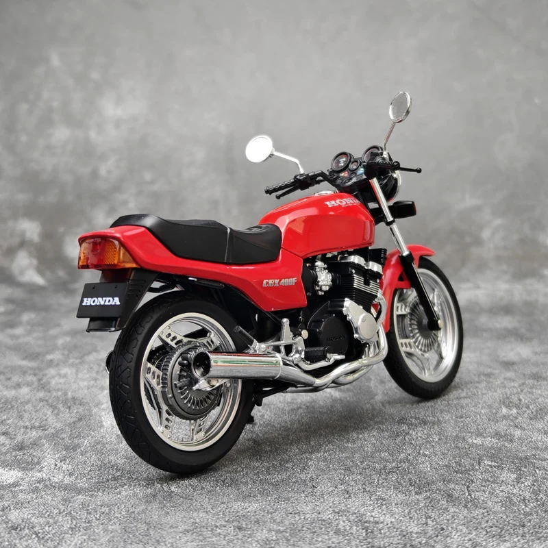 1:12 Scale Honda CBX 400F Diecast Model 4 1:12 Scale Honda CBX 400F Diecast Model - Image 4