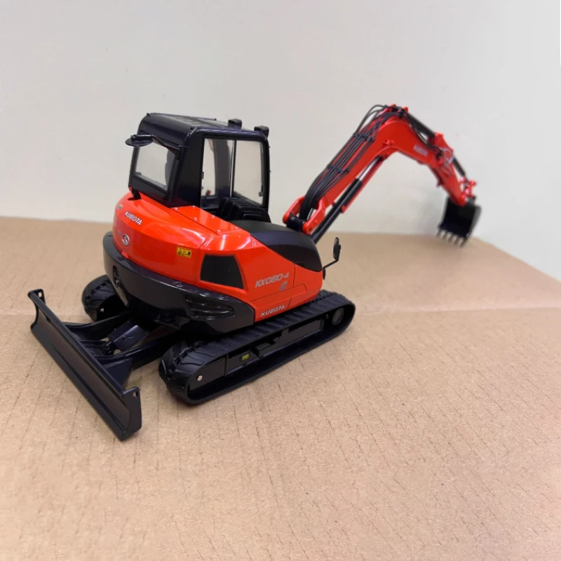 1/24 Kubota KX080-4 Excavator Model 3 1/24 Kubota KX080-4 Excavator Model - Image 3