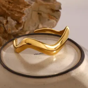 Gold Stainless Steel Geometric Wave Cuff Bracelet 15 S5afc01bcdafc4990898d103f0357acf5Z
