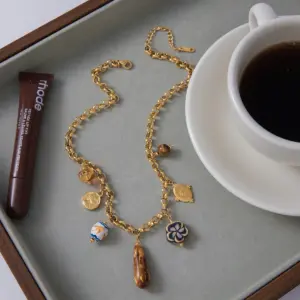 S5b03e338118b47419784eda64b42c8c7F