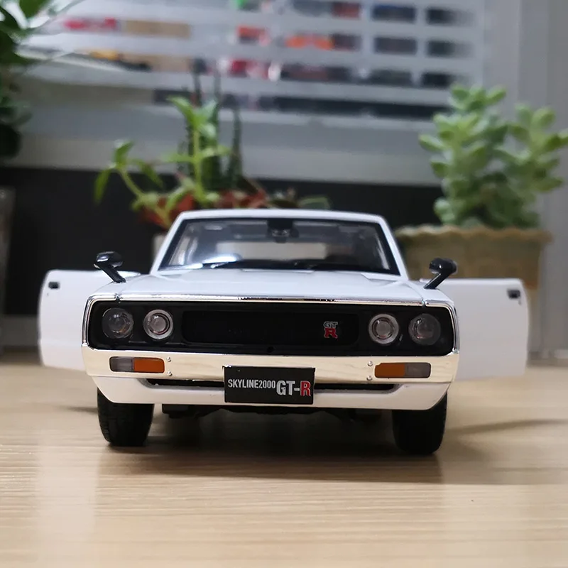Nissan Skyline 2000 GTR 1:24 Scale Model 4 Nissan Skyline 2000 GTR 1:24 Scale Model - Image 4