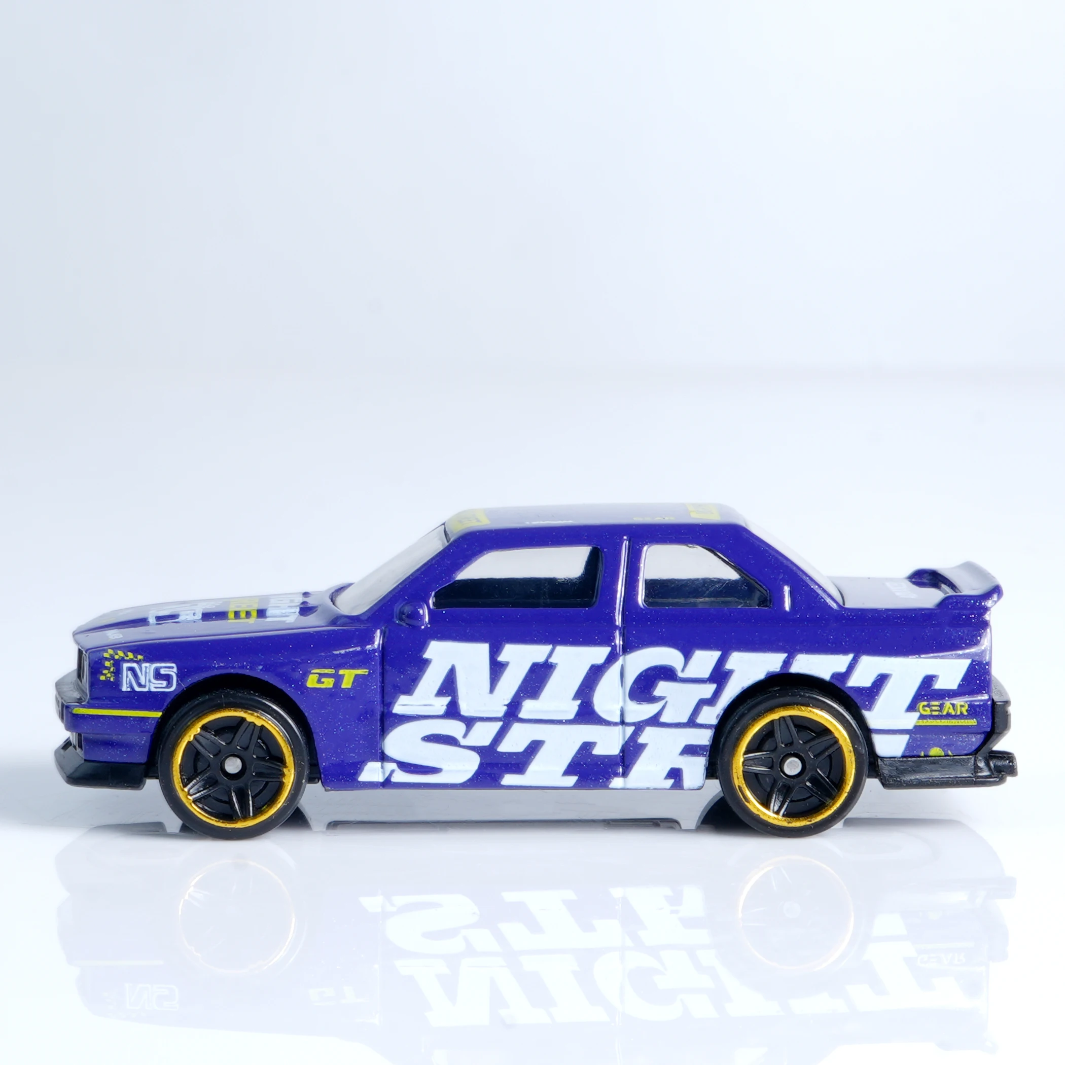 Purple 1:64 Die-Cast Street Racer Car 5 Purple 1:64 Die-Cast Street Racer Car - Image 5
