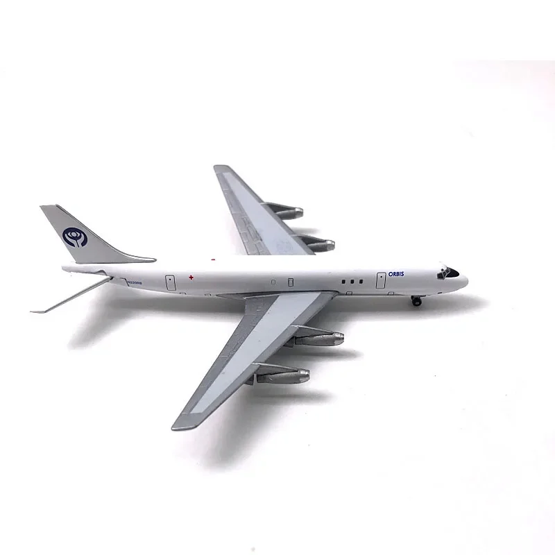 DC-8 Aircraft Diecast Model 1:400 Scale 4 DC-8 Aircraft Diecast Model 1:400 Scale - Image 4