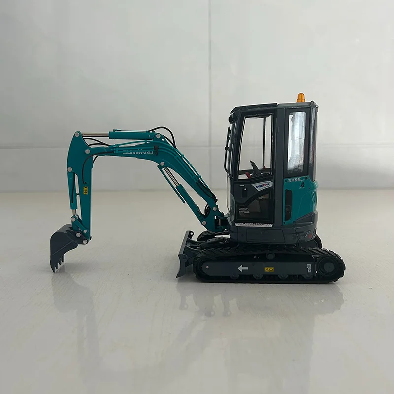 1:20 Scale SUNWARD SW25U Excavator Model 2 1:20 Scale SUNWARD SW25U Excavator Model - Image 2