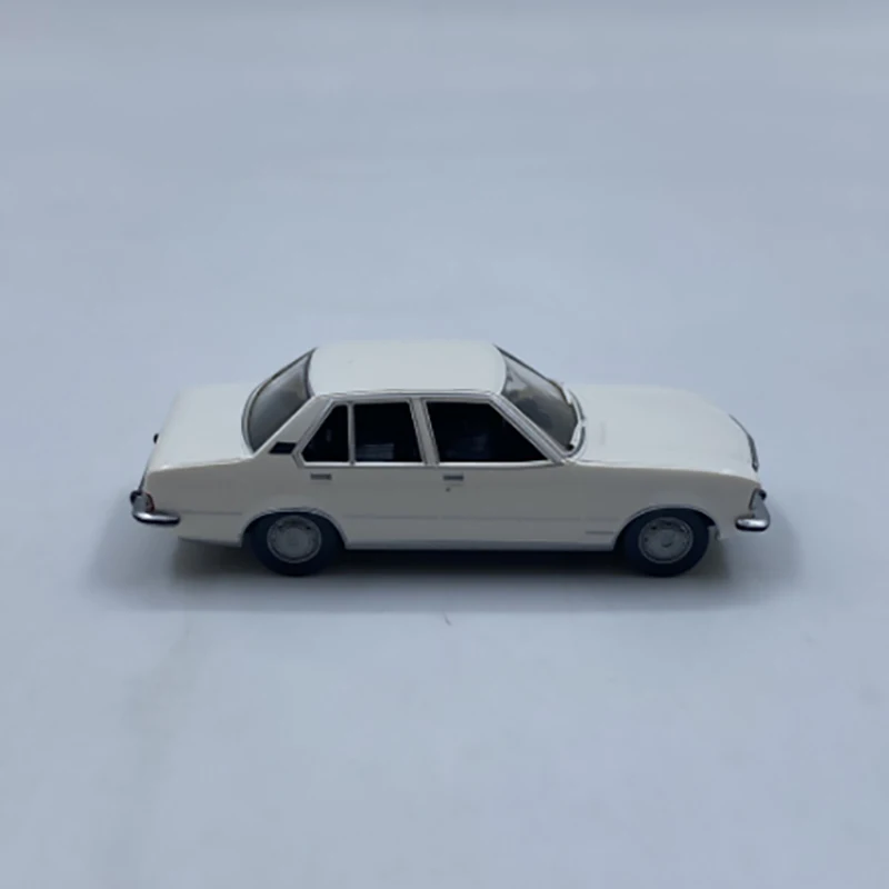 Ford Escort 1:87 Scale Diecast Model 5 Ford Escort 1:87 Scale Diecast Model - Image 5