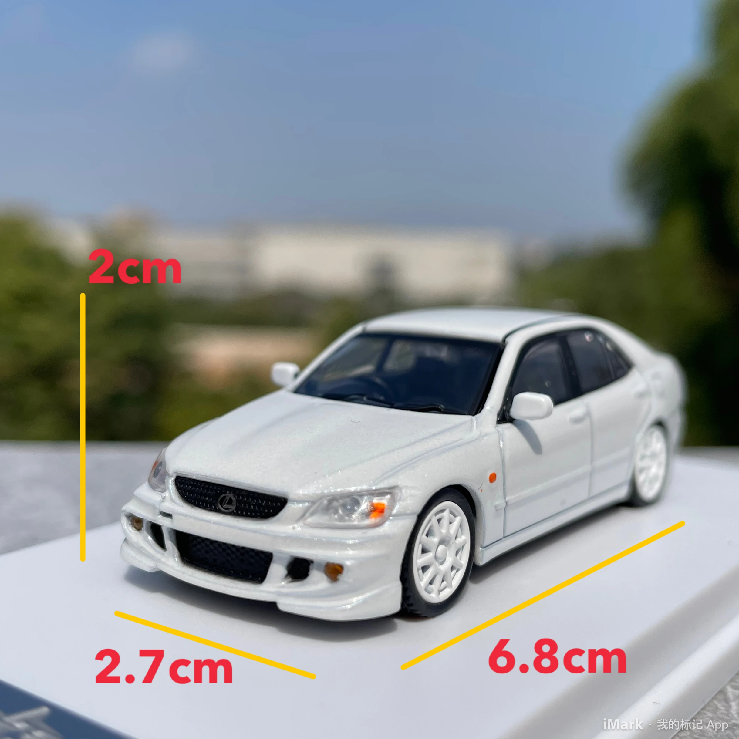 White Lexus IS 1:64 Scale Diecast Model Car 2 White Lexus IS 1:64 Scale Diecast Model Car - Image 2