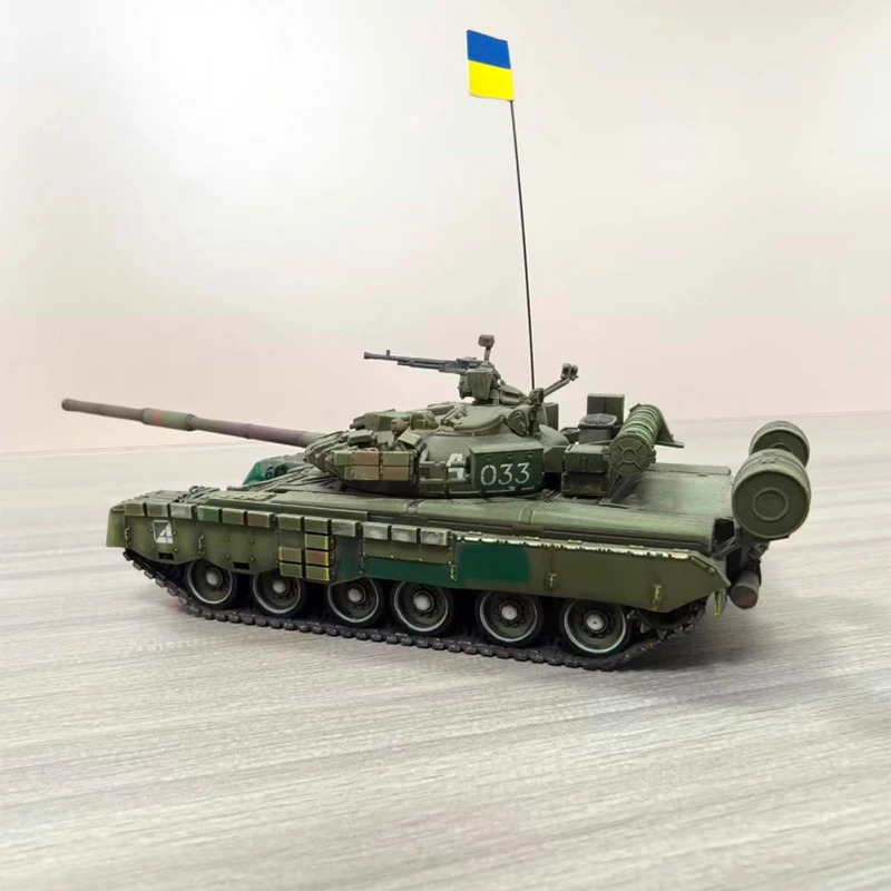 1:72 Scale T80BV Tank Model for Collectors 5 1:72 Scale T80BV Tank Model for Collectors - Image 5