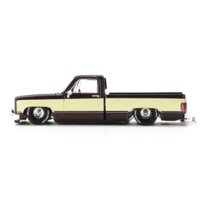 Chevrolet Silverado 1:64 Scale Die-Cast Model 5 S5e0ae0b288584595a631adddc6a9e682x