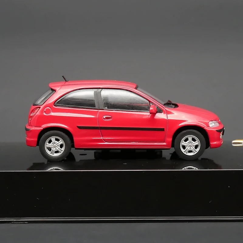Diecast 1:43 Celta 2000 Model in Red 2 Diecast 1:43 Celta 2000 Model in Red - Image 2