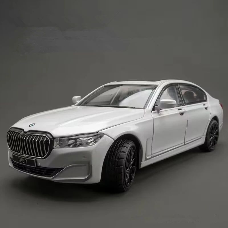 1/24 BMW 7 Series 760 LI Diecast Model 9 1/24 BMW 7 Series 760 LI Diecast Model - Image 9