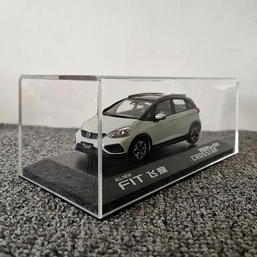 Honda Fit Crosstar 1:40 Scale Die-Cast Model 5 Honda Fit Crosstar 1:40 Scale Die-Cast Model - Image 5