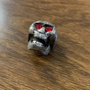 Antique Metal Skull Control Knob for Guitars 6 S5eab0559427d4f3dba5e5d12b2337271a