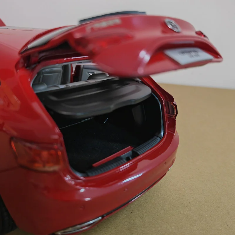 Vibrant Red Fiat Ottimo 1:18 Diecast Model 5 Vibrant Red Fiat Ottimo 1:18 Diecast Model - Image 5