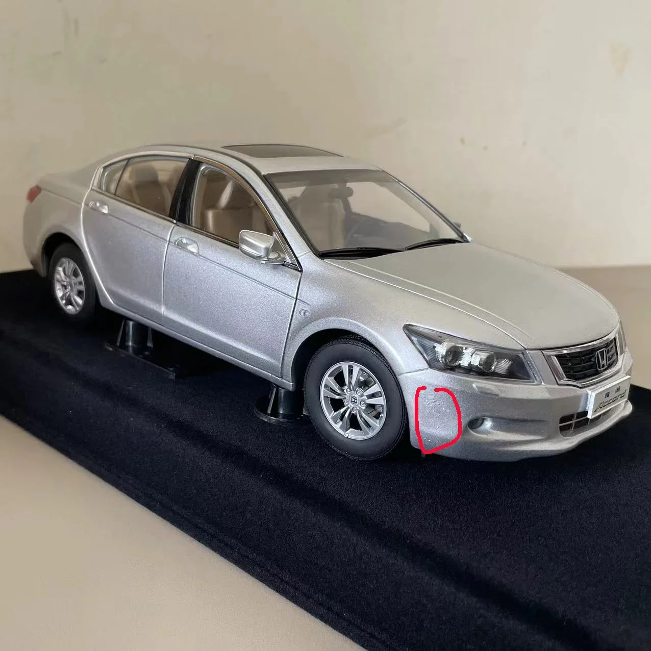 Realistic 1:18 Honda Accord Die-Cast Model 3 Realistic 1:18 Honda Accord Die-Cast Model - Image 3