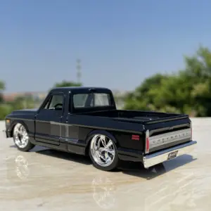 1:32 Chevrolet Pickup Truck Diecast Model 13 S60af04d40e0e489c9c8238e55f8519f6F