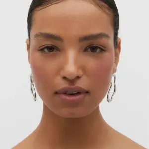 S60b2bdc65f594fd992c03fbe74a30868X