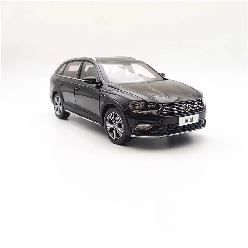 1:18 Scale Alloy Car Model by JERREN 5 1:18 Scale Alloy Car Model by JERREN - Image 5