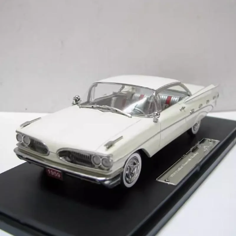 1959 Pontiac Bonneville Hardtop 1:43 Scale Model 2 1959 Pontiac Bonneville Hardtop 1:43 Scale Model - Image 2