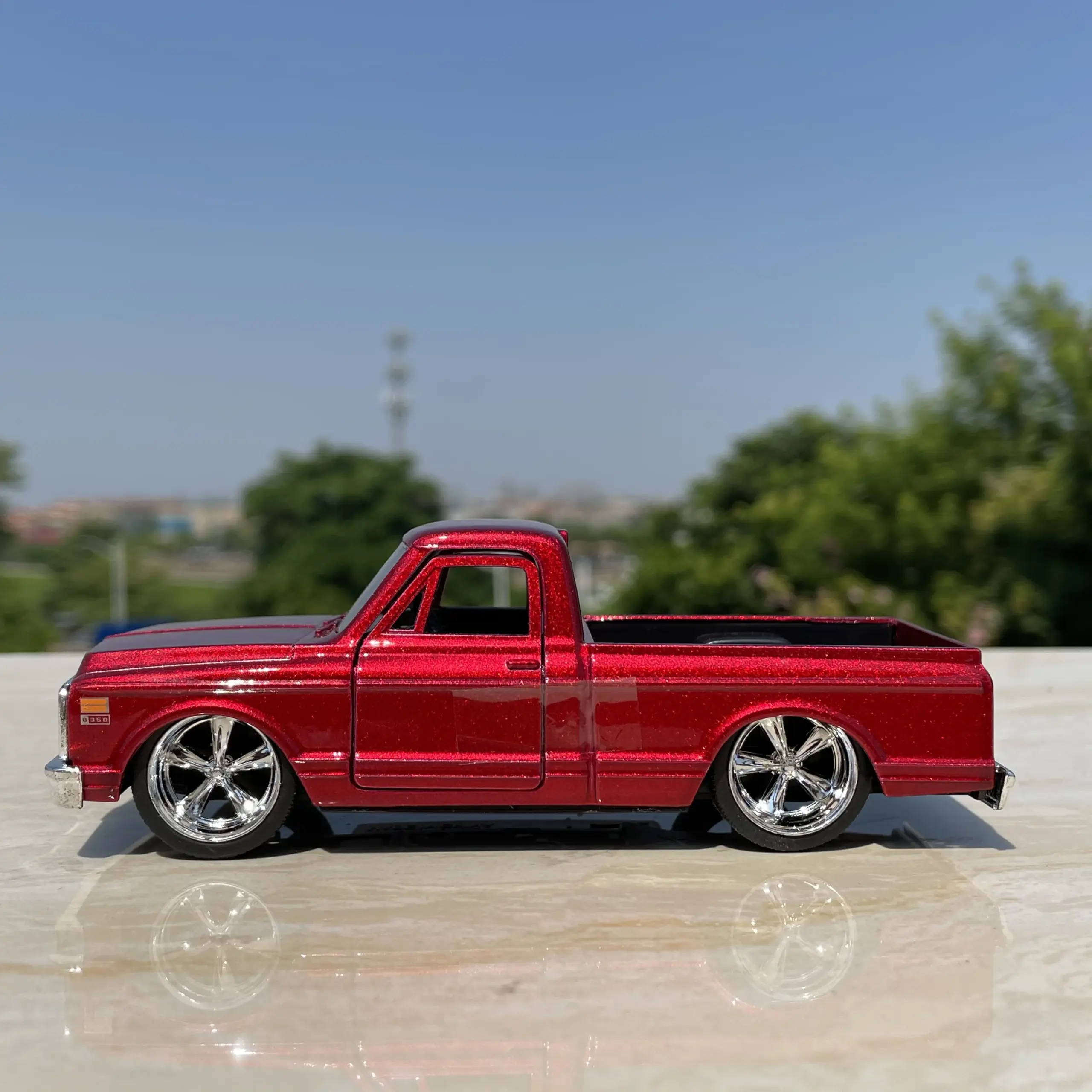 1:32 Chevrolet Pickup Truck Diecast Model 4 1:32 Chevrolet Pickup Truck Diecast Model - Image 4