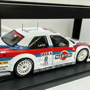 Alfa Romeo 1995 #8 1:18 Diecast Model Car 10 S61735f76cdb64da495ab46fe0a4cde56T