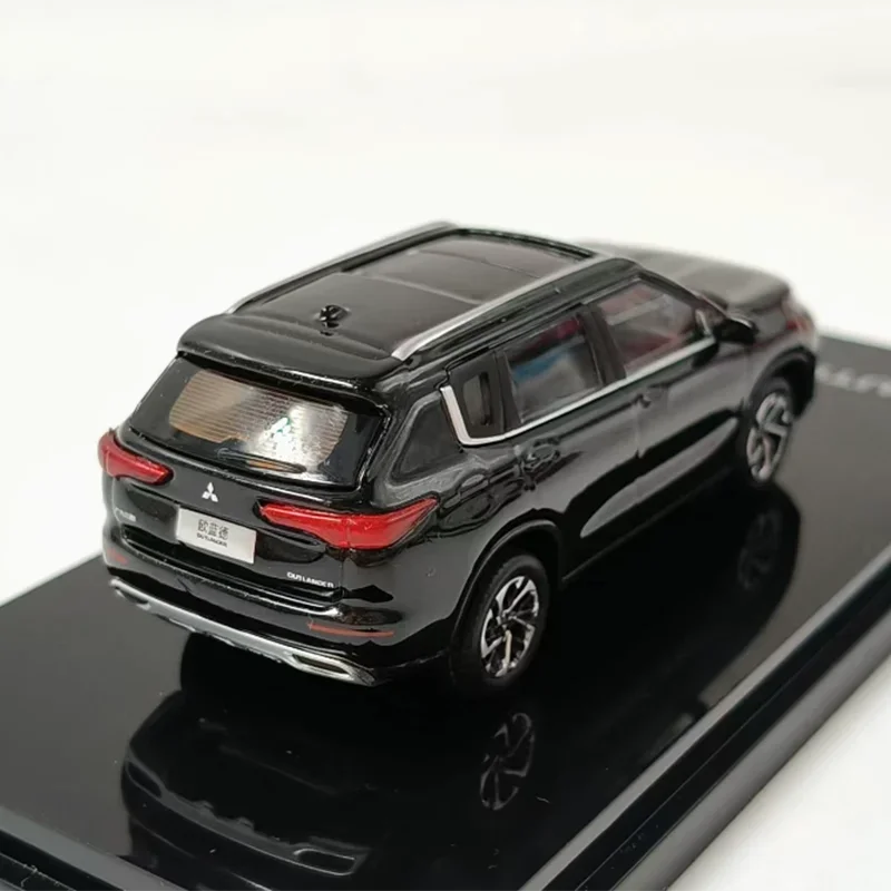 2023 Mitsubishi Outlander Diecast Model 1:64 Scale 5 2023 Mitsubishi Outlander Diecast Model 1:64 Scale - Image 5