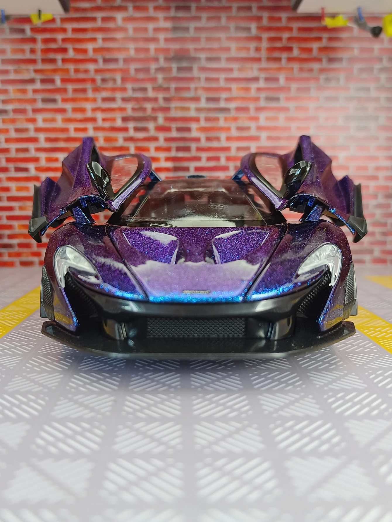 Black McLaren P1 1:24 Diecast Model 2 Black McLaren P1 1:24 Diecast Model - Image 2