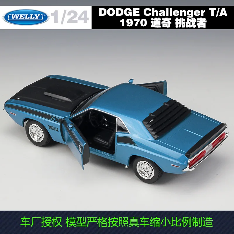 1970 Dodge Challenger T/A 1:24 Scale Diecast Model 3 1970 Dodge Challenger T/A 1:24 Scale Diecast Model - Image 3