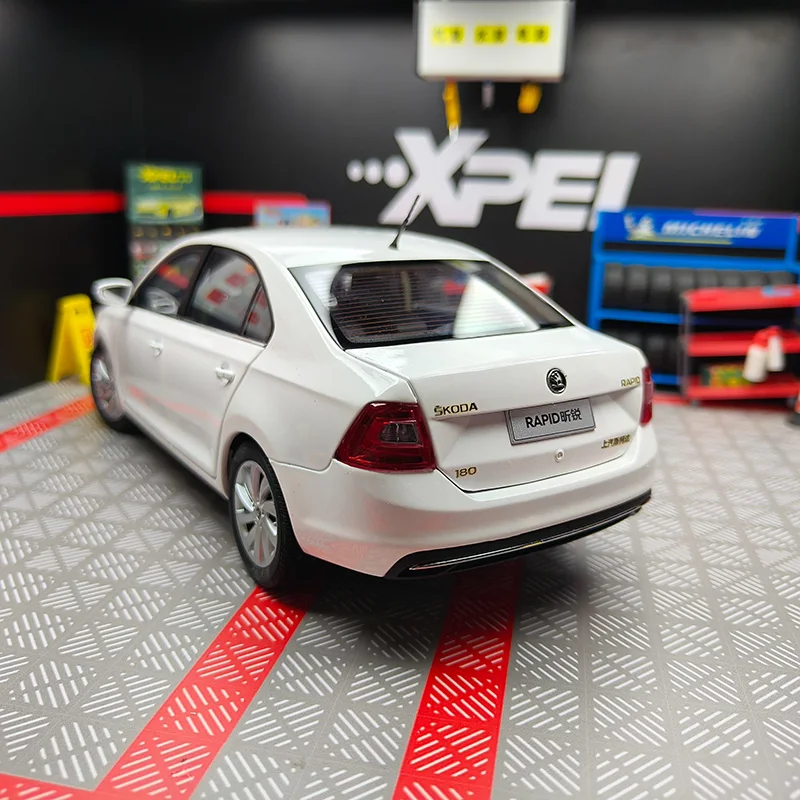 1:18 Skoda Rapid Alloy Model Car 3 1:18 Skoda Rapid Alloy Model Car - Image 3