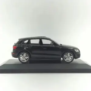 Black Audi Q5 1:43 Scale Die-Cast Model 8 S629a8039437e4bcd90c2cd8c567bd5f2A