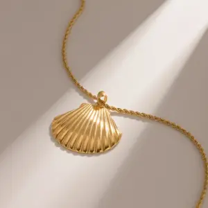 Ocean-Inspired Gold Stainless Steel Shell Necklace 10 S62dd2242587d4fb486e67c5df0c135ebw