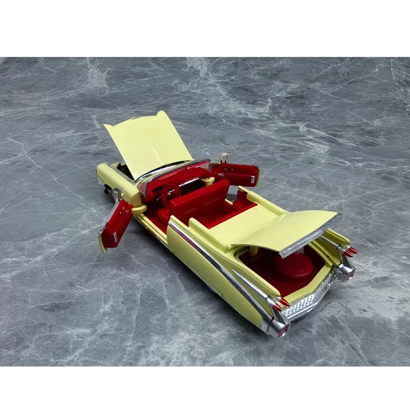 Vintage 1/32 Scale Alloy Convertible Car Model 5 Vintage 1/32 Scale Alloy Convertible Car Model - Image 5